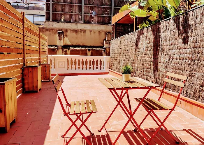 Hostal Live Natura Barcelona (Adults Only)